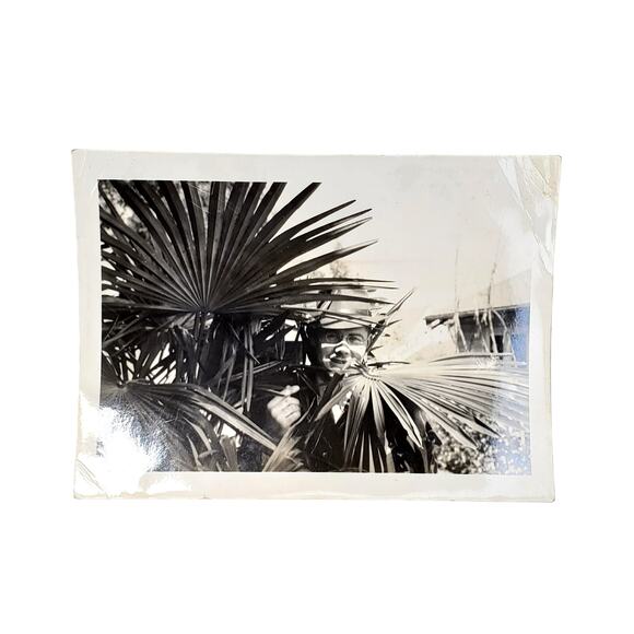 Vtg Man Posing Humorous B&W Monochrome Photography 1940s Found Snapshot - Picture 1 of 4